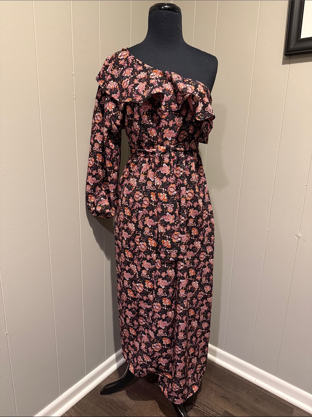 E Topshop Women’s 6 One-Shoulder Ruffle Floral Maxi Dress in Black and Red